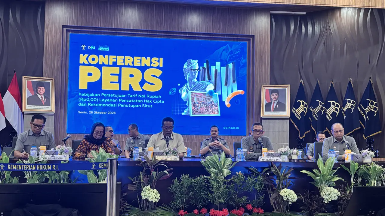 Menteri Hukum Supratman Andi Agtas saat menggelar konferensi pers di Kantornya, Senin (26/10/2026). (Liputan6/Tisha Maulida)