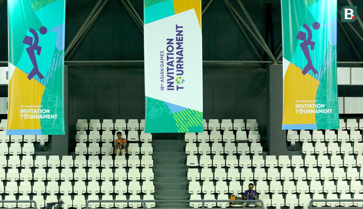 All Indonesia final terjadi ppada ajang final Invitation Tournament Asian games 2018 yang berlangsung di Hall Tennis Indoor GBK, Kamis (15/2/2018). Tim 2 keluar sebagai juara (Bola.com/Peksi Cahyo)