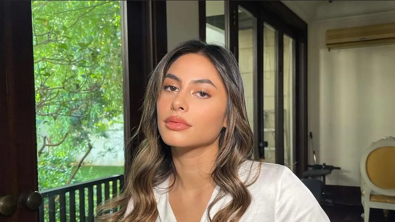 Punya Gaya Hidup Aktif, Ini Cara Valerie Thomas Merawat Kulit agar Selalu Sehat dan Cantik