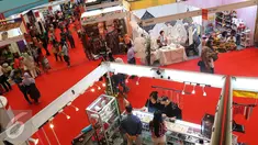 Suasana pameran INACRAFT 2016 di JCC Jakarta, Rabu (20/4). Pameran kerajinan Indonesia tersebut diharapkan dapat menembus pasar Internasional dengan peningkatan kualitas serta pemasaran yang inovatif. (Liputan6.com/Angga Yuniar)