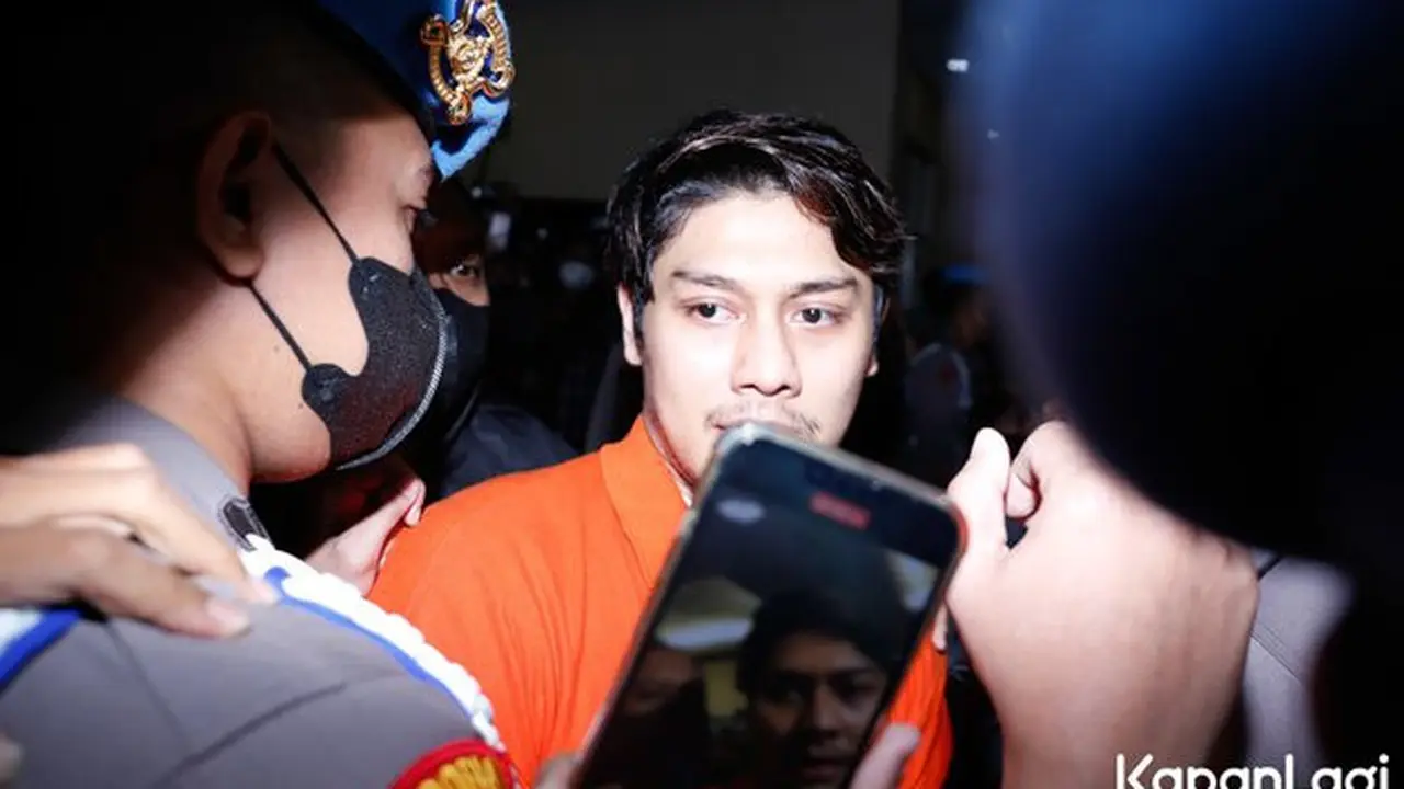 6 Potret Rizky Billar Pakai Baju Tahanan, Lesti Kejora Sudah Cabut Laporan
