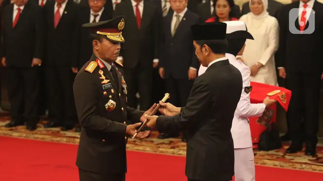 Dilantik Jokowi, Idham Azis Resmi Jadi Kapolri