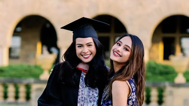 8 Potret Maudy Ayunda dan Amanda Khairunnisa, Kompak Banget