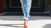 Victoria Beckham with Jeans and Heels - Photo: whowhatwear