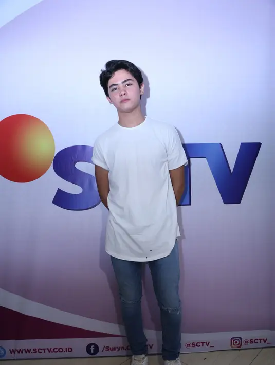 Usai menggelar konser di Studio 6 Emtek City, Daan Mogot, Jakarta Barat, belum lama ini baru terungkap, kenapa Ali hingga kini belum memiliki kekasih. (Nurwahyunan/Bintang.com)