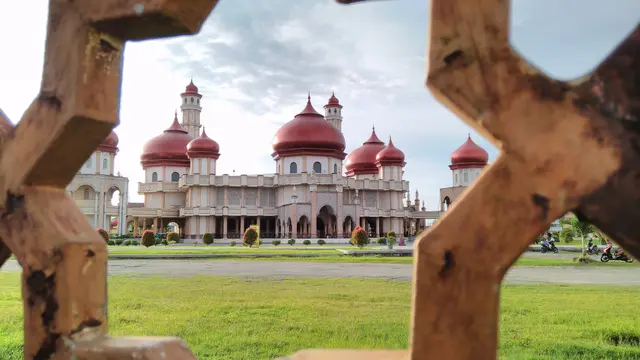 Masjid Agung Baitul Makmur Meulaboh.