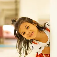 Ilustrasi anak dengan gigi yang gigis/copyright shutterstock.com/saravuth