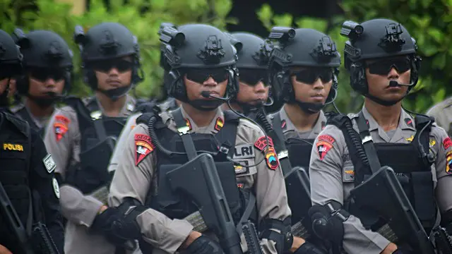 Untuk wilayah Kota Tangerang yang di bawah pengamanan Mapolres Metro Tangerang, diterjunkan 700 personel kepolisian.