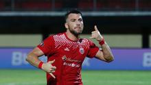 Striker asing Persija Jakarta, Marko Simic, sukses mencetak gol pertama dalam kemenangan 3-0 yang diraih Persija atas PSPS Riau di Grup D Piala Presiden 2018 yang digelar di Stadion Kapten I Wayan Dipta, Gianyar, Jumat (19/1/2018). (Dok. Persija Jakarta)