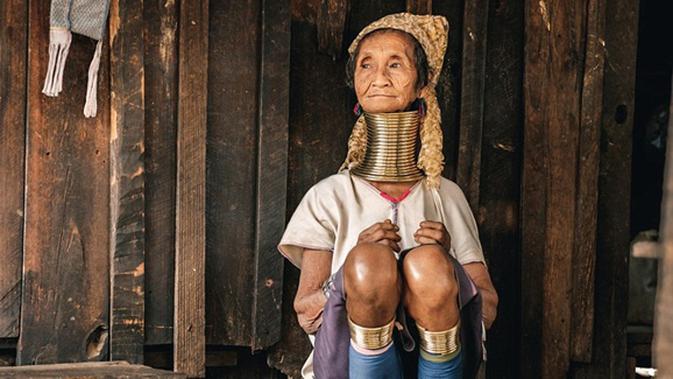  Leher  Panjang  Rahasia Cantik Wanita Suku Kayan di Myanmar 