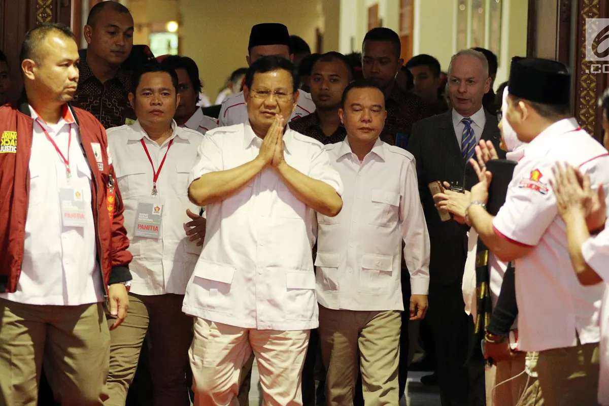 Salam Prabowo Subianto Saat Hadiri Rakernas Gerindra