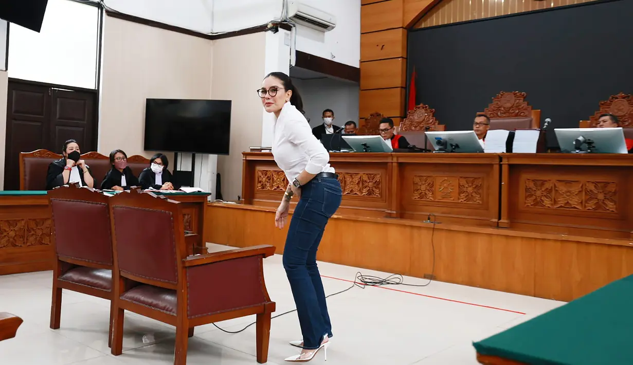 Sebelumnya diberitakan artis Nikita Mirzani ditahan dan ditetapkan sebagai tersangka oleh Polda Metro Jaya terkait perkara tersebut pada Selasa (4/3/2025) silam. (Kapanlagi.com/Budy Santoso)