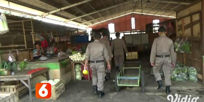 VIDEO: Petugas Gabungan Tutup Mendadak Pasar Krempyeng Gresik