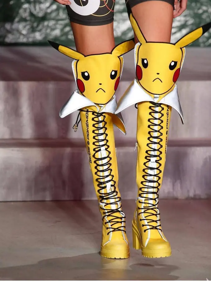 Tampil Fashionable Sekaligus Menggemaskan dengan High Boots Berkarakter Pokemon
