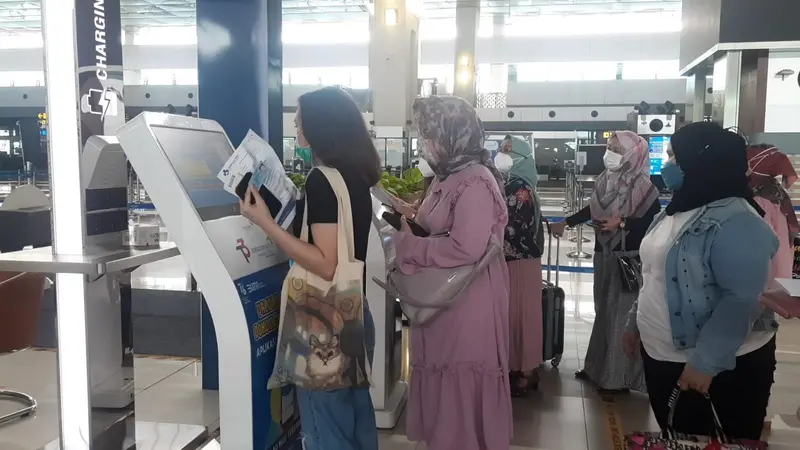 Kantor Kesehatan Pelabuhan (KKP) Kelas I Bandara Soekarno Hatta (Soetta) meminta Pekerja Migran Indonesia (PMI) untuk menginstal aplikasi PeduliLindungi untuk keperluan validasi dokumen perjalanan.