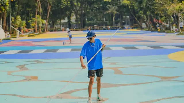 Lapangan Taman Menteng Berhias Mural Warna-warni Terinspirasi Semangat Kolaborasi