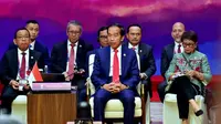 Presiden Jokowi saat membuka Sesi Retreat KTT ke-43 ASEAN di Jakarta, Selasa (5/9/2023). (Foto: Agus Suparto - Fotografer Presiden Jokowi)
