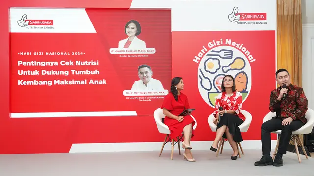 Medical & Scientific Affairs Director Sarihusada, Ray Wagiu Basrowi berbagi tips mengajarkan anak makan makanan sehat di Hari Gizi Nasional 2024. (Dok: Sarihusada)