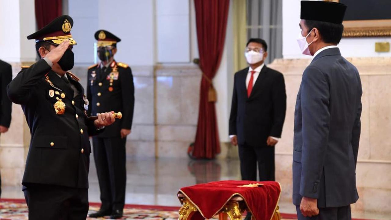 Presiden Joko Widodo atau Jokowi melantik Listyo Sigit Prabowo sebagai Kapolri di Istana Negara, Rabu (27/1/2021). (Foto: Sekretariat Presiden)