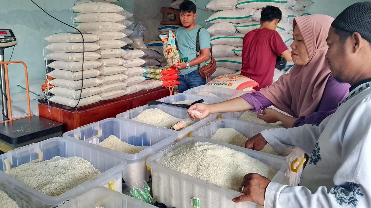 Pedagang beras di Pemalang. (Foto: Liputan6.com/Humas Polres Pemalang)