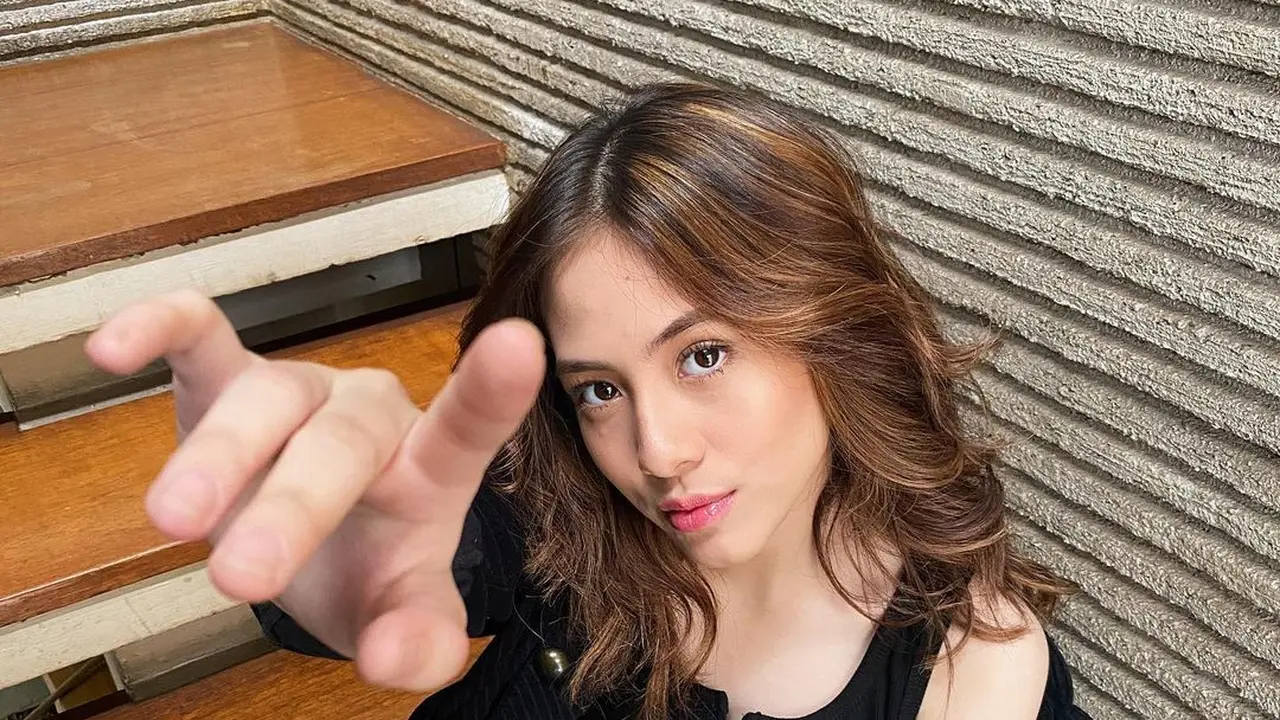Adhisty Zara