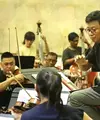 Avip Priatna latihan untuk Konser Love God and My Home Kamis (3/10/2019). (Bambang E Ros/Fimela.com)