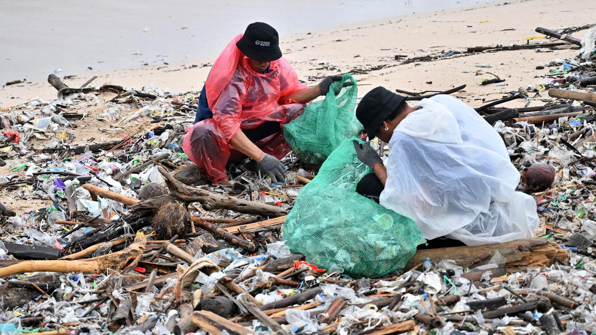 Bali Targetkan Bebas Sampah pada 2027, Jaga Citra Destinasi Wisata Dunia