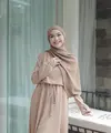YouTuber Ria Ricis kerap mencuri perhatian penggemar lewat penampilanya yang modis namun tetap santun. Berikut OOTD hijabnya yang bisa dijadikan inspirasi. (Instagram/riaricis1975).