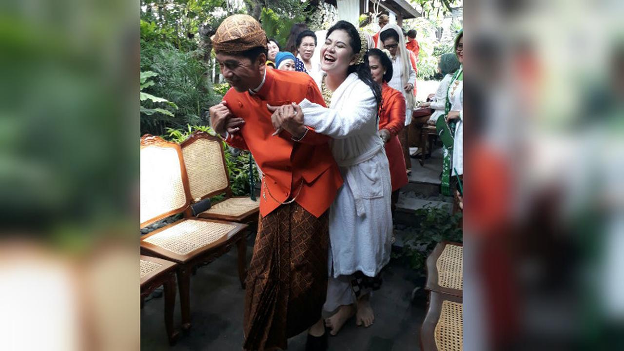 Jokowi gendong Kahiyang