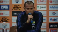 Kapten Persib Bandung Supardi Nasir meminta dukungan Bobotoh jelang pertandingan melawan Arema FC. (Liputan6.com/Huyogo Simbolon)