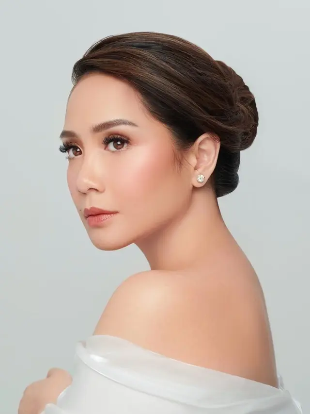 6 Gaya Pemotretan Nagita Slavina dengan Syifa Hadju dan Mawar Eva, Tampil Flawless