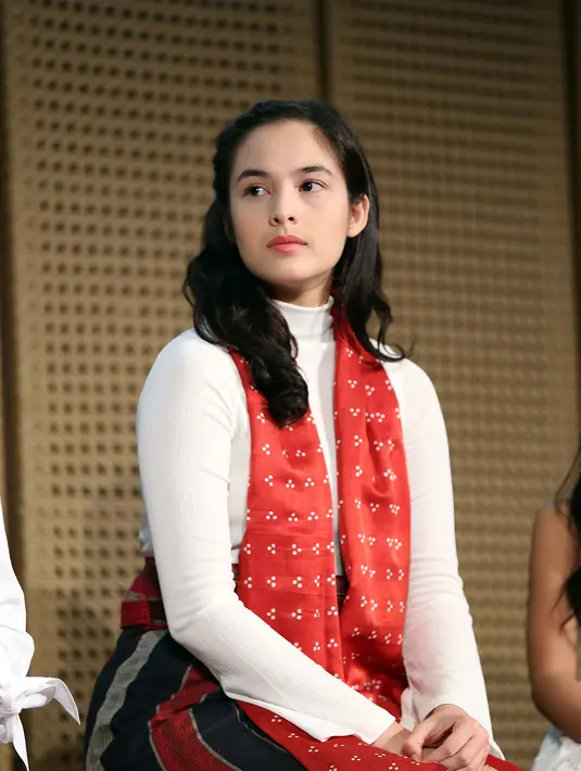 Dalam pementasan teater, remaja 21 tahun itu dipercaya memerankan tokoh Annelies. Sejak lama ia mengidamkan tokoh yang diambil dari novel karya Pramoedya Ananta Toer. (Nurwahyunan/Bintang.com)