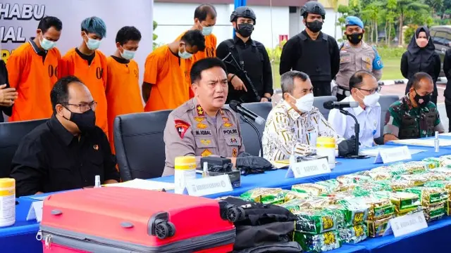 Konferensi pers pengungkapan 80 kilogram narkoba jenis sabu di Polda Riau.