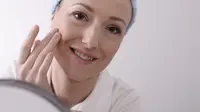 5 Cara Pengaplikasian Serum Vitamin C agar Hasilnya Sempurna