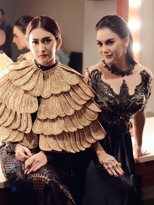 Sering menghabiskan waktu bersama di lokasi syuting membuat Irish Bella dan Nafa menjadi dekat. (Foto: instagram.com/nafaurbach)