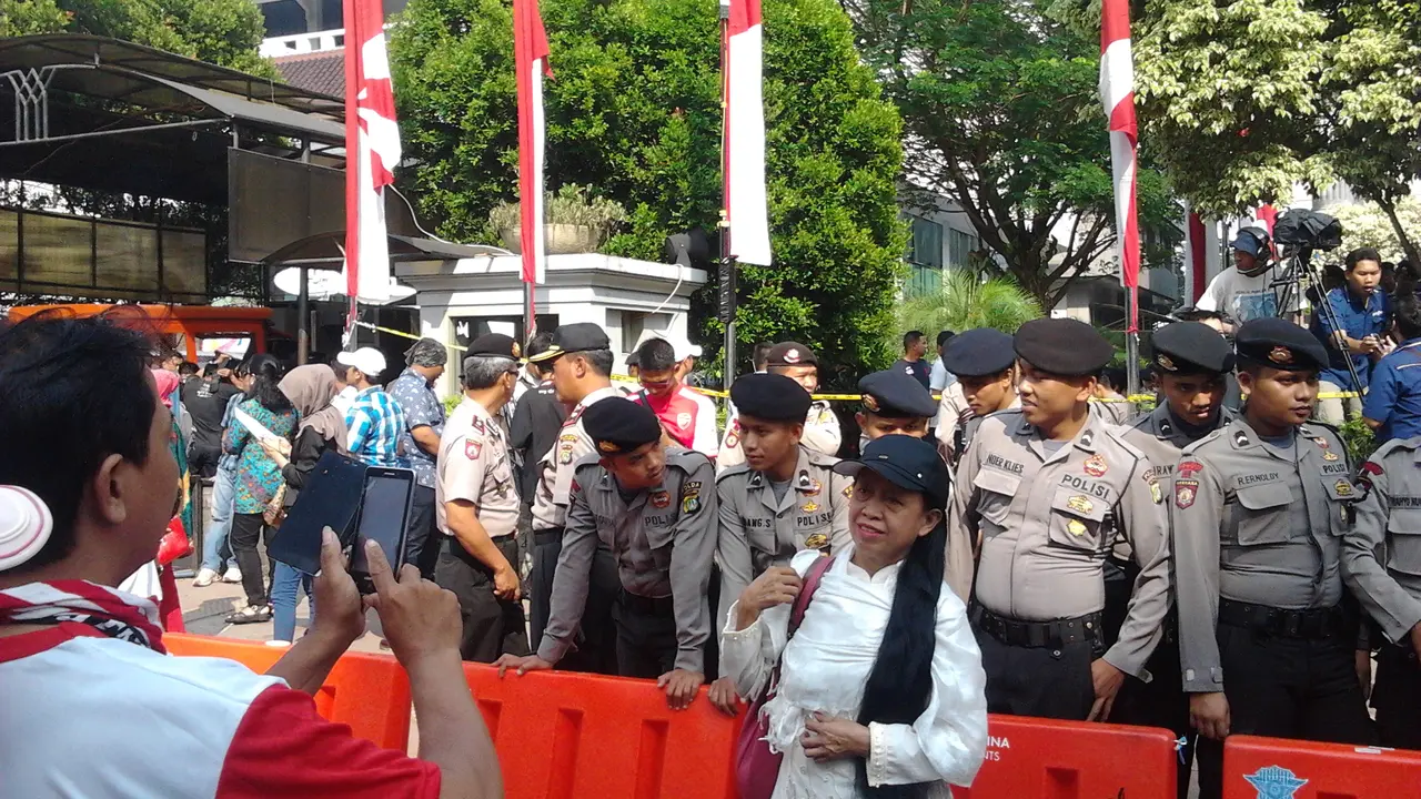 Aksi Foto-foto Massa Prabowo-Hatta Dukung di Tengah Demo