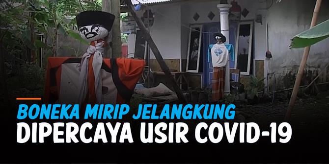 VIDEO: Dipercaya Usir Covid-19, Warga Pasang Boneka Mirip Jelangkung