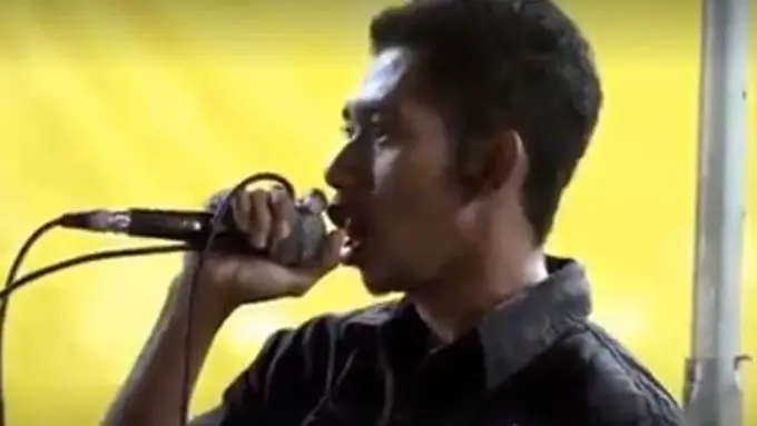 [Bintang] Nyanyi di Pernikahan Mantan, Cowok Ini Bikin Tamu Undangan Nangis