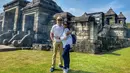 Sekitar satu bulan lalu, Chico dan Citra sempat menghabiskan waktu di Jogja. "With my Roro Jonggrang at Ratu Boko ancient palace," tulis Chico sebagai keterangan foto. (Foto: instagram.com/chicohakim)