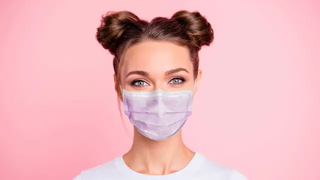 ilustrasi cara mengatasi maskne yang muncul pada saat pandemi/Roman Samborskyi/shutterstock