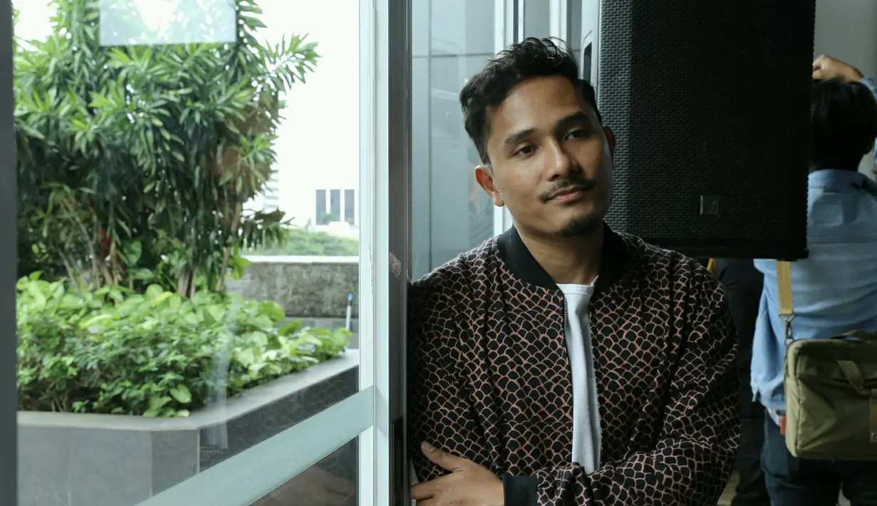 Dalam film ini, ia kembali berperan sebagai Richard. Berbeda dengan sebelumnya, dalam 3 Dara 2, ia lebih dewasa dan telah menikah dengan Kasih yang diperankan Rania Putri. (Galih W. Satria/Bintang.com)