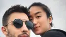 Gaya selfie mesra Chef Renatta dan kekasih bule ini menggmbarkan kedekatan mereka yang romantis. Namun sejak kabar Chef Renata merahasiakan pernikahan muncul, keduanya belum memberikan klarifikasi. (Liputan6.com/IG/renattamoeloek)
