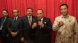 Ketua Umum PSSI, Edy Rahmayadi dan Mepora, Imam Nahrawi memberikan keterangan kepada awak media pada Kongres Tahunan PSSI 2017 di Bandung, (8/1/2017). Kongres PSSI ini membahas tentang masa depan sepak bola Indonesia. (Bola.com/Vitalis Yogi Trisna)