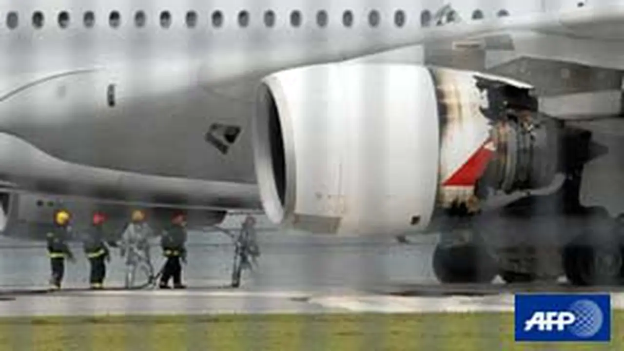 101004bpesawat-qantas.jpg