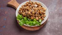 How to saute mushroom correctly to bring out its best flavor. (Photo: KamranAydinov/Freepik)