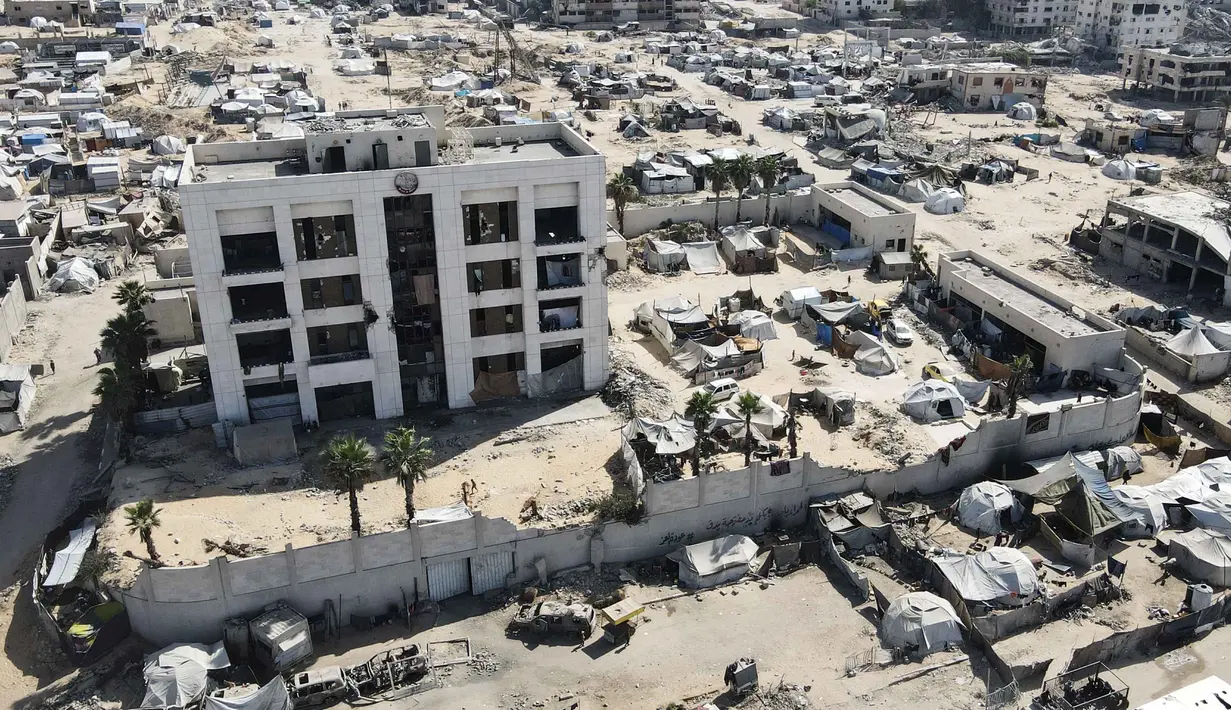 Kombinasi polusi udara, air, dan tanah menciptakan ancaman jangka panjang bagi kesehatan masyarakat, terutama anak-anak, dan meninggalkan jejak kehancuran ekologis yang akan diwariskan ke generasi mendatang. (Foto oleh AFP)