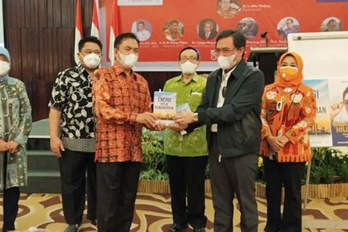 Tokoh-tokoh Nasional Hadiri Peluncuran Buku Kepala BPH Migas