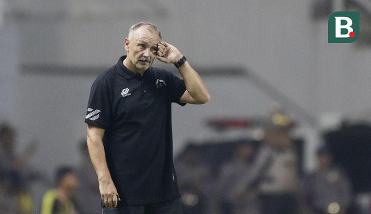 5. Igor Kriushenko (Persikabo) - Igor Kriushenko baru melatih Persikabo pada musim ini. Ketika nasib kompetisi masih belum jelas, ia memilih setia bersama tim kebanggaan Kabupaten Bogor ini. (Bola.com/M Iqbal Ichsan)