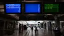 SNCF mengimbau penumpang untuk menunda perjalanan dan menjauh dari stasiun kereta api. (Thibaud MORITZ/AFP)