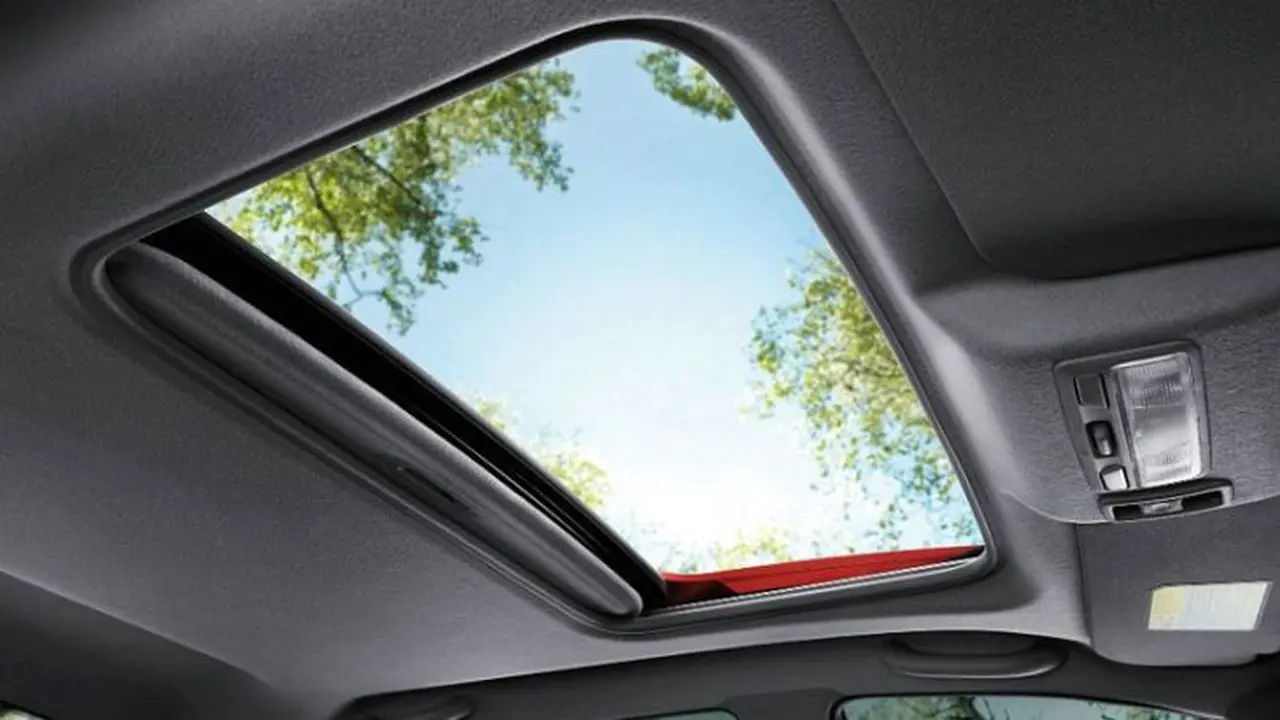 Sunroof Jadi Sarana Hiburan Anak-anak